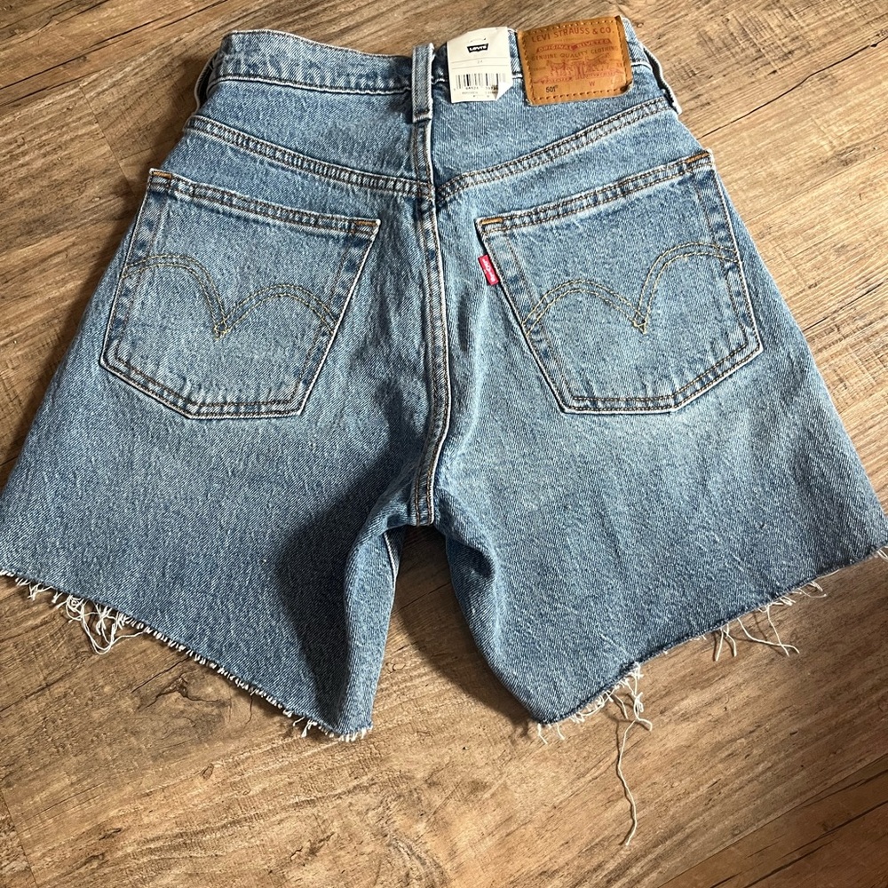 501 Levi's Blue Denim shorts - Picture 3 of 6
